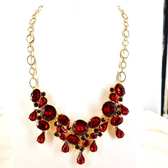 Cluster Necklace Red Crystal & Gold Deep Claret Faceted NWOT 17.5" Perfect Cond - Picture 2 of 4